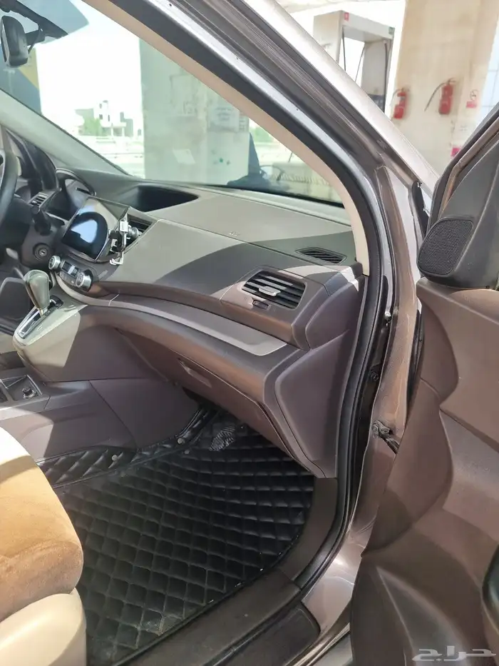 للبيع سيارة هوندا CRV 2013 14