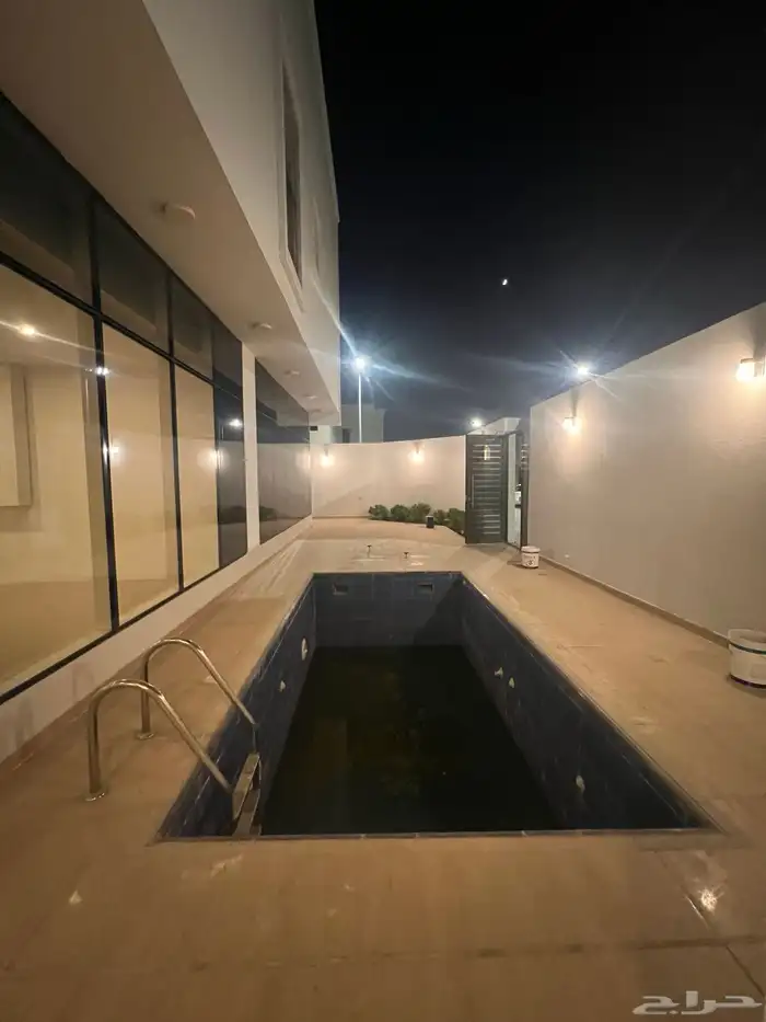 فيلا للبيع تشطيب شخصي بحي الحسام قرب كورنيش الراكة 4