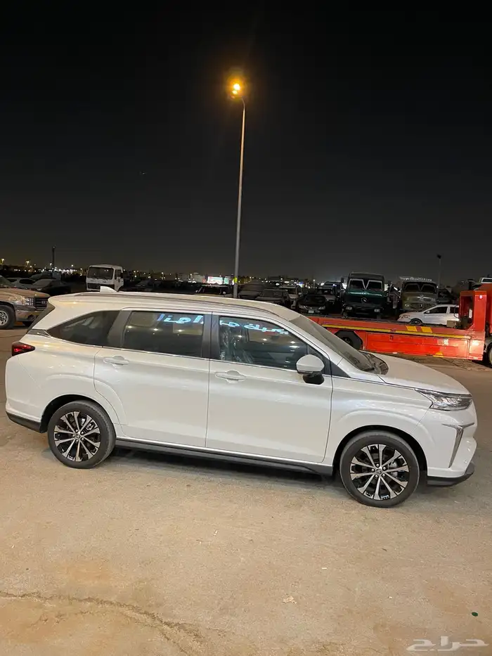 تويوتا فيلوز GLX بنزين 2025 7