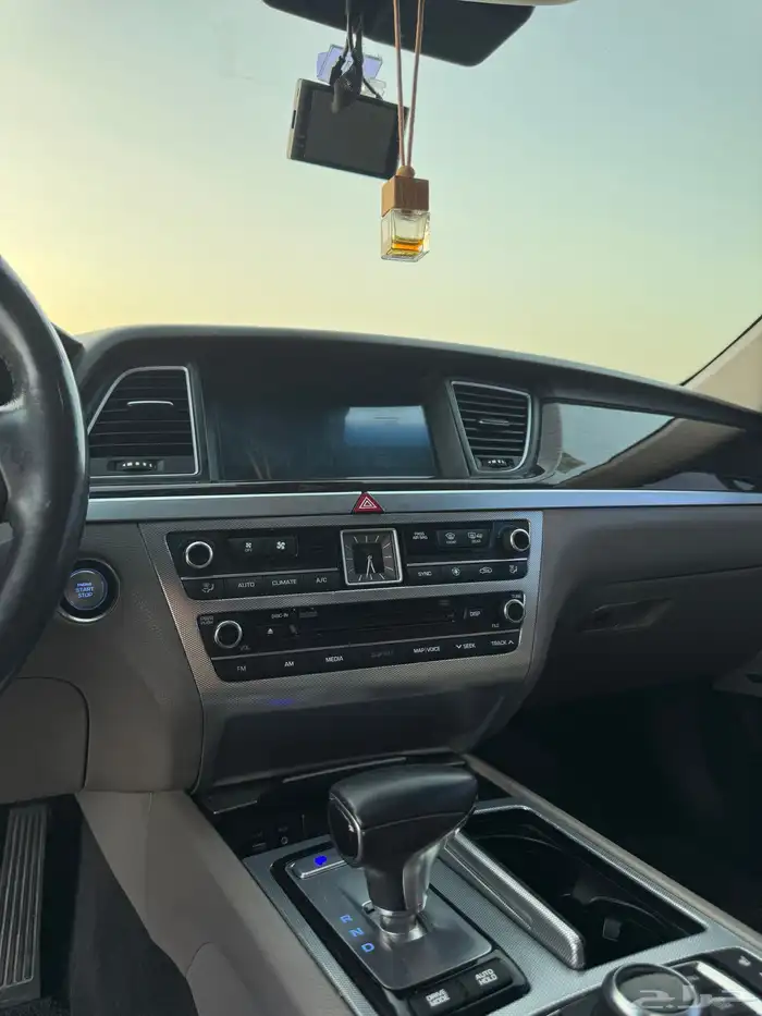 جنسيس G80 2018 17