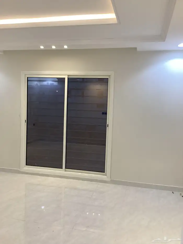 للبيع روف فاخر بتصميم راقي العزيزية أحد رفيدة 4