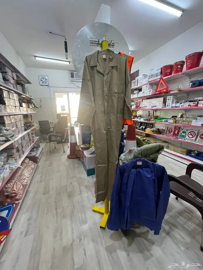 محافظة الرين محل ادوات السلامة للتقبيل يوجد معه تاشيرة 2