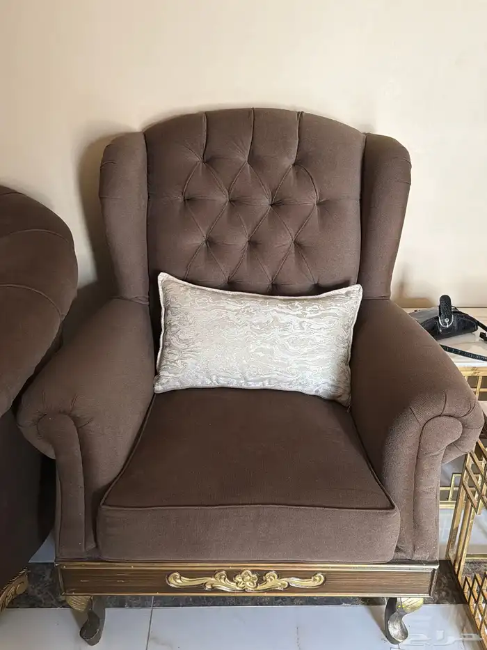 للبيع 3 كنبات ثلاثية و4 مفرده For sale Sofa3 1