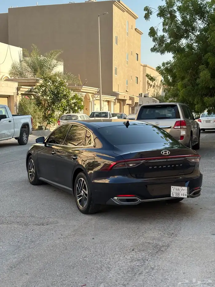 للبيع أزيرا 2022 بدي وكاله حجم المكينه 2.5 7