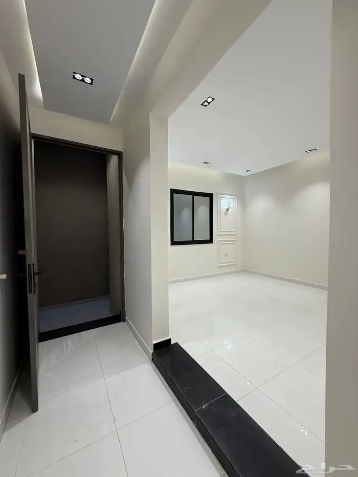 للبيع شقق ارضيه وشقق علويه غرب الخميس حي المعارض 12