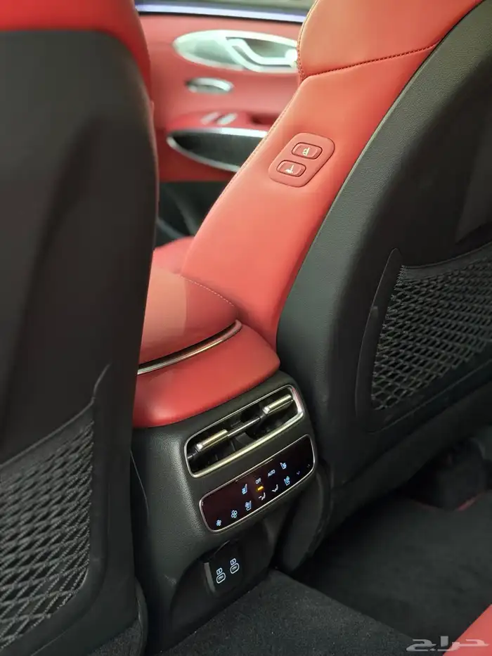 جنسس GV70 2025 بلاتينيوم سبورت عداد 3 الاف 10