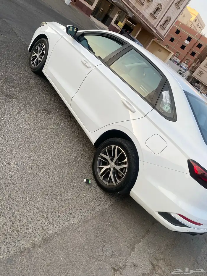 جيلي امجراند 5