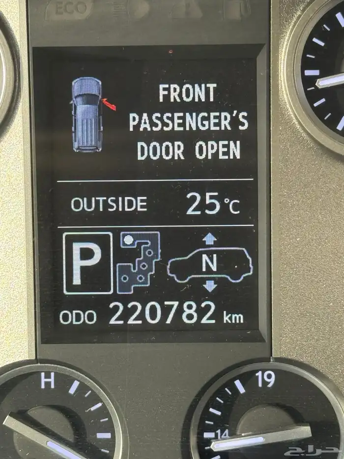 جيب لكزس 2014 LX570 فل كامل خليجي 36