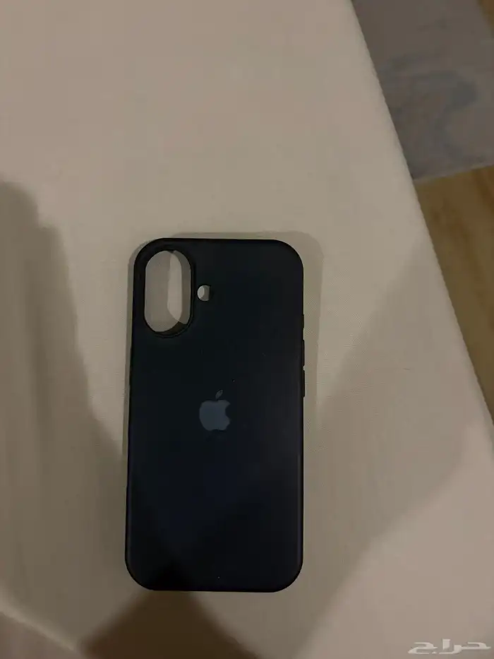 كفر ابل آيفون 16 العادي لون اسود 0