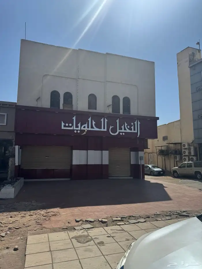 للبيع عمارة تجارية على طريق الجامعات 2