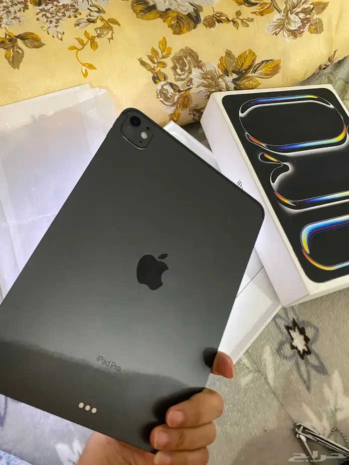 أيباد M4استخدام نضيف الضمان ساري من جرير للحين 0