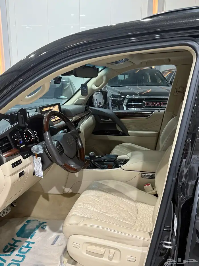 لكزس LX.570.DD.2020 بلاك أديشن 5
