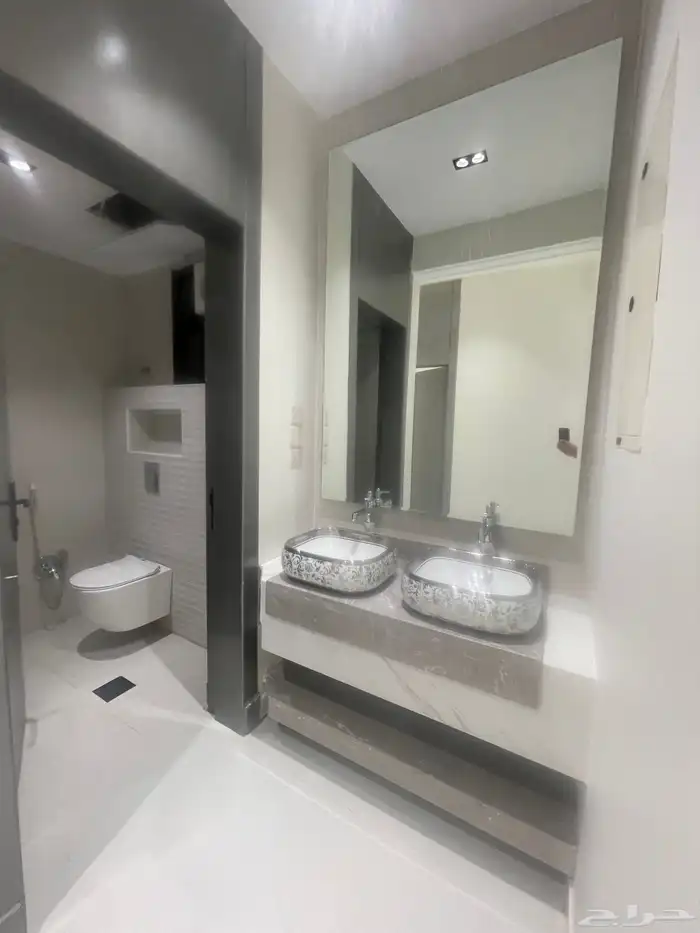 للبيع ادوار ارضيه وشقق علويه خميس مشيط حى المعارض 38