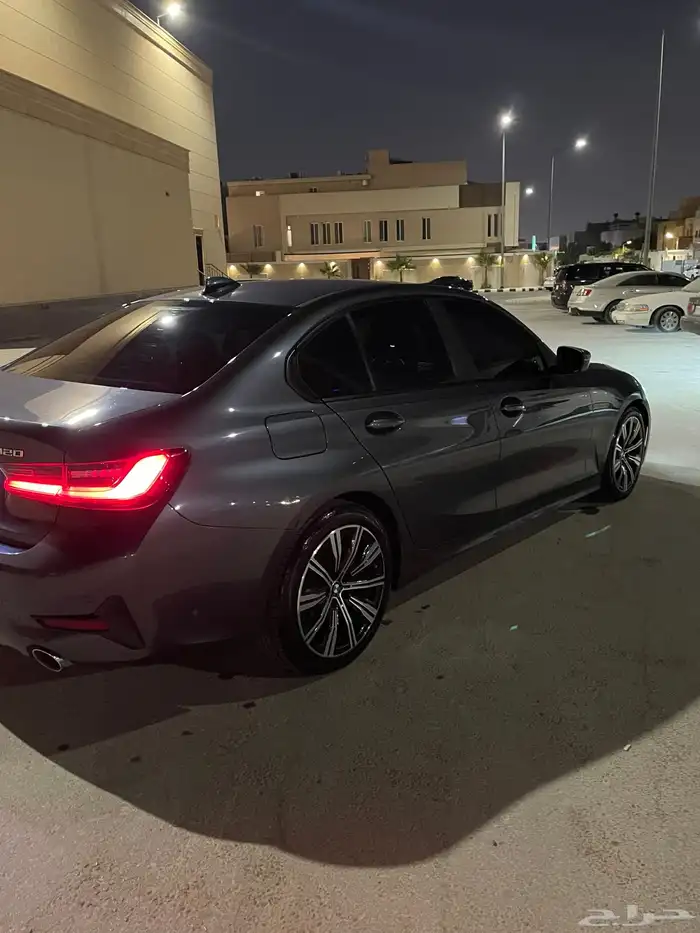 سلام عليكم للبيع بي ام دبليو 1