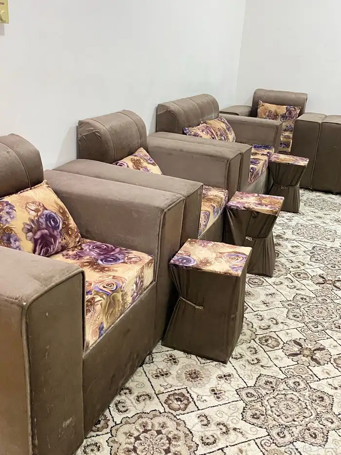 مجلس مع الفرشه وطاولات خدمه 2