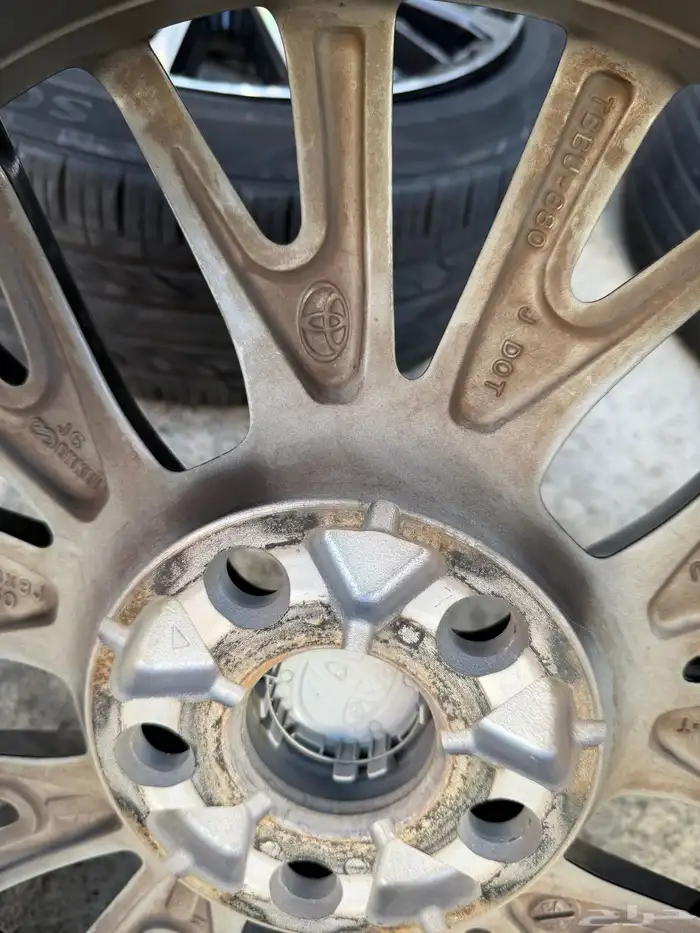 جنوط كامري مقاس 18 اصلي وكالة 1