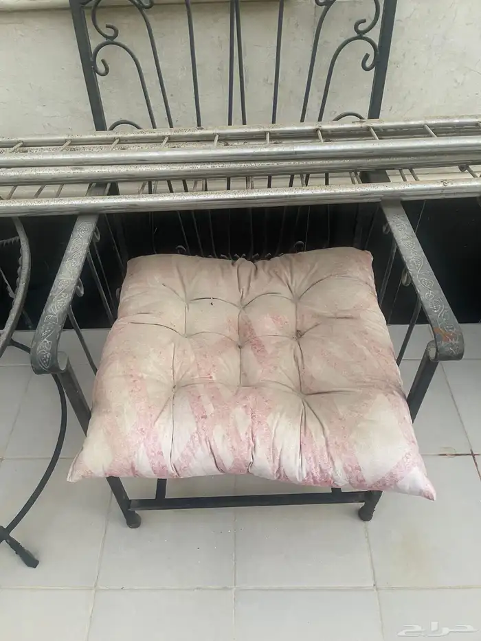 للبيع كراسي حديد 2