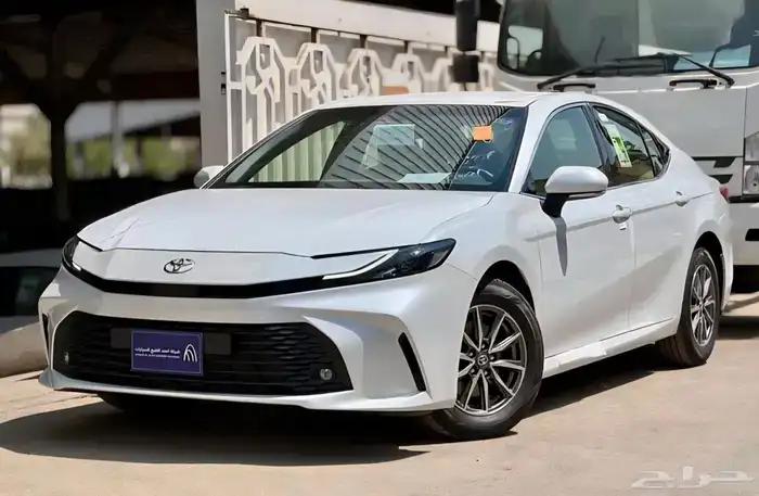 تويوتا كامري E بنزين 2025 ندعم جميع البنوك 1
