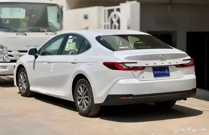 تويوتا كامري E بنزين 2025 ندعم جميع البنوك 7