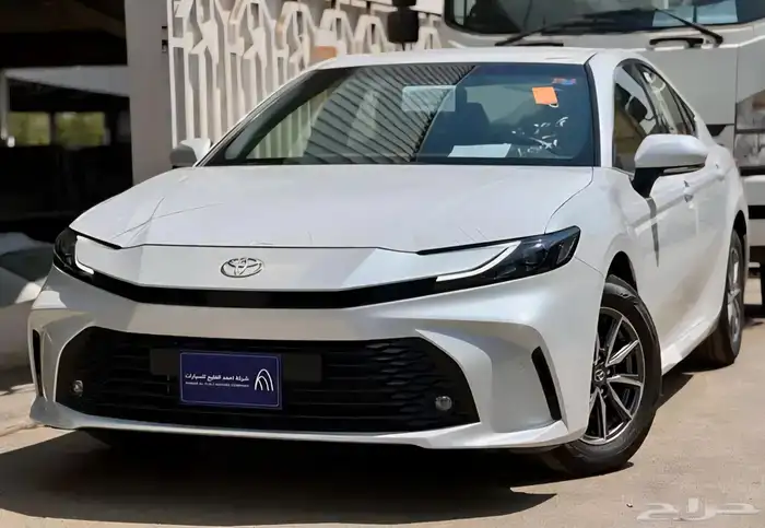 تويوتا كامري E بنزين 2025 ندعم جميع البنوك 0