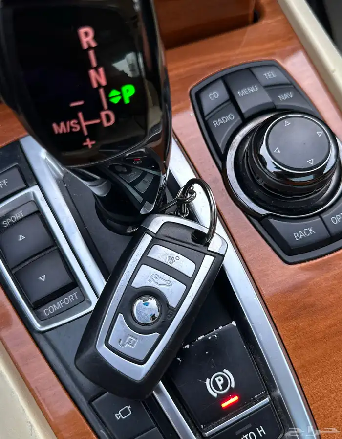 بي ام دبليو الفئة السابعة 2010 37