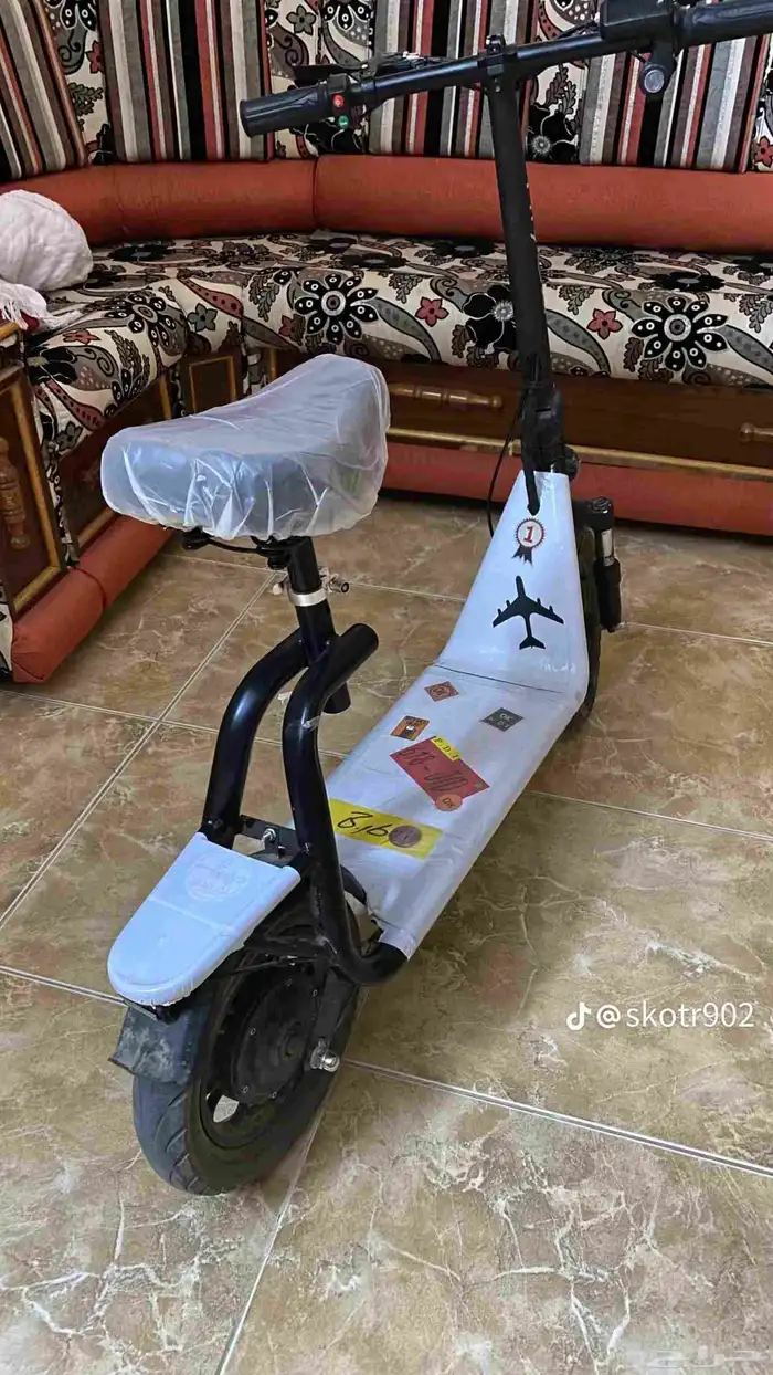 سكوتر الكهربائي جديد استخدام شهر واحد فقط مع شاحن بسعر 800 ر 0