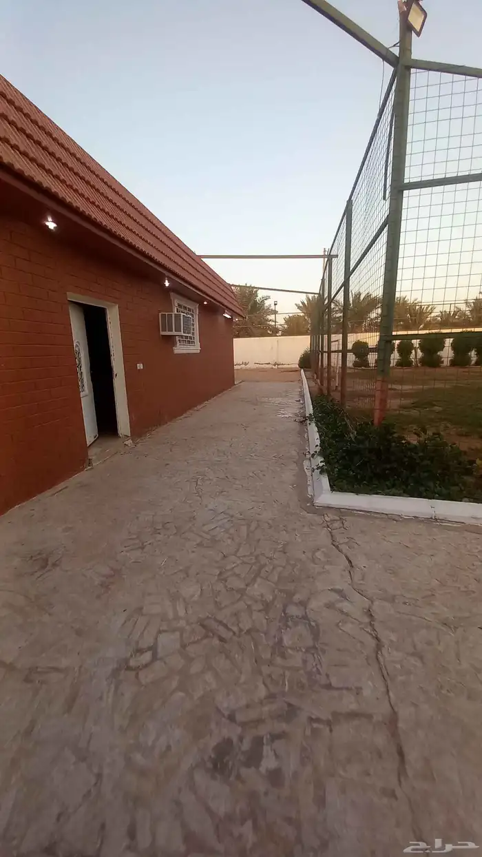 استراحه قسمين سعر الايجار 250 ريال مساحه 3000 متر 1