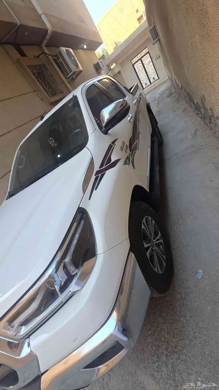 تويوتا هايلكس 2022 1