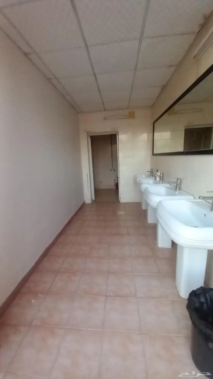 استراحه قسمين سعر الايجار 250 ريال مساحه 3000 متر 6