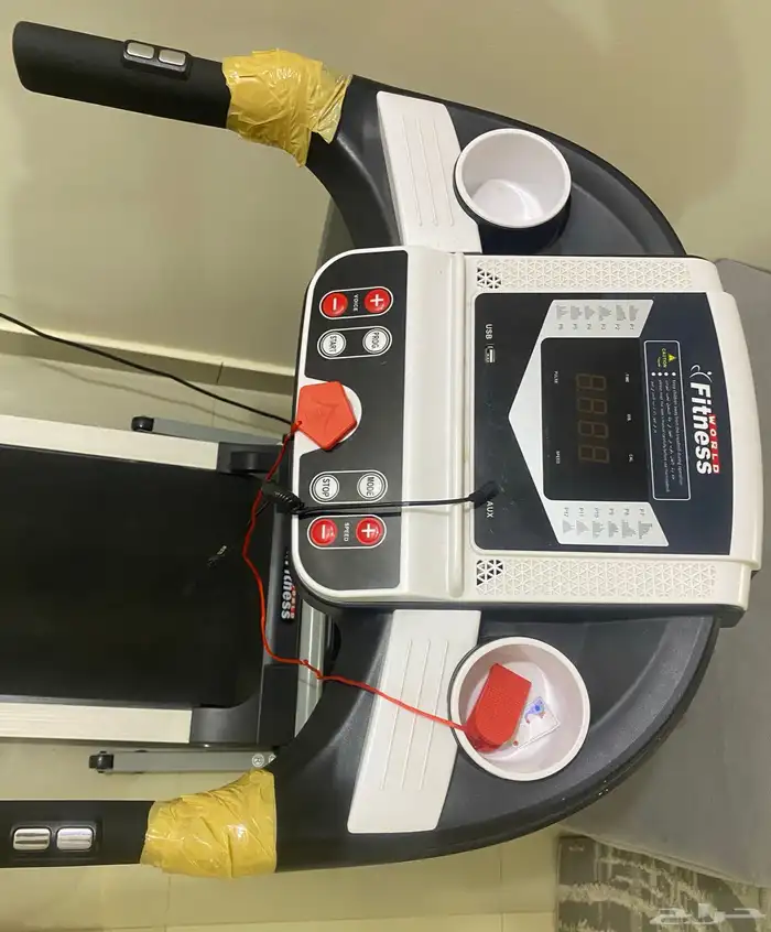 سير مشي كهربائي قابل للطي وزن 100 كجم مزود بشاشة LCD 0