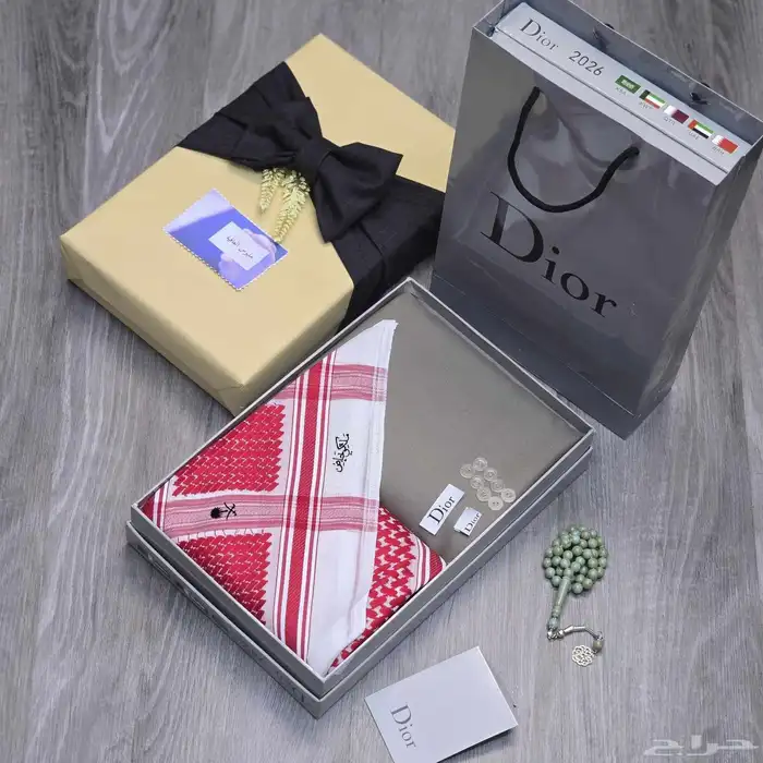 طقم ديور مع شماغ ملكي 2026 13