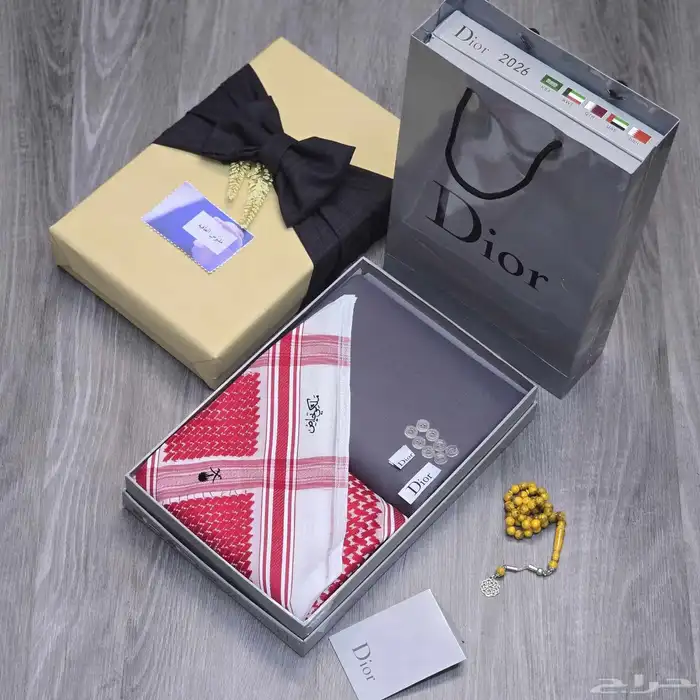 طقم ديور مع شماغ ملكي 2026 15