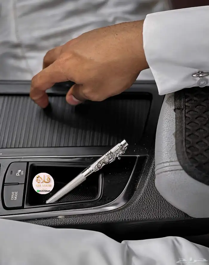 قلم كويتي مع الاسم بتصميم فني 2