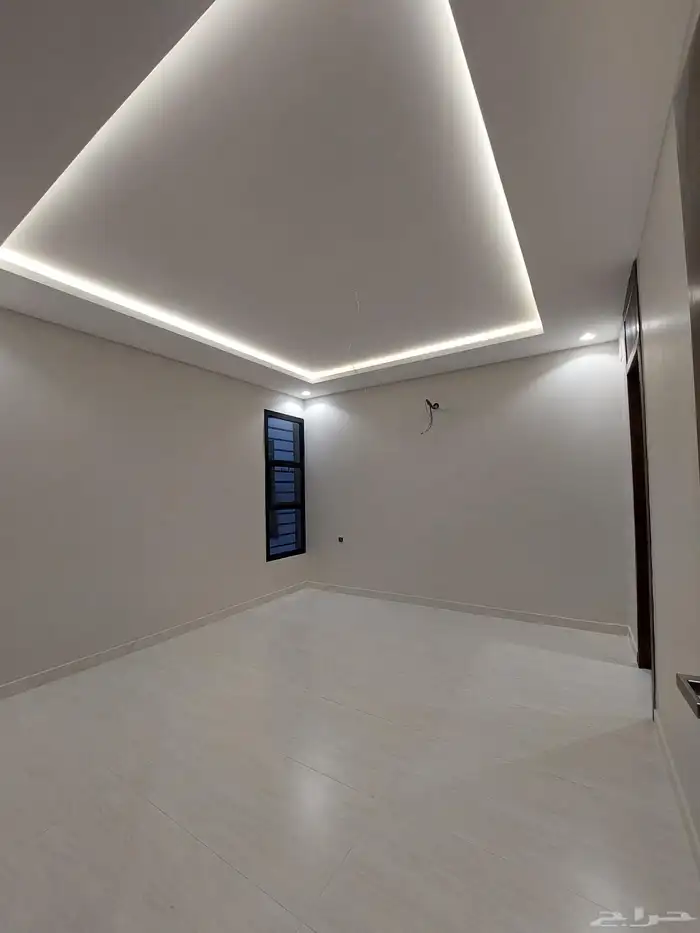 للبيع شقق علويةبدرج داخلى للسطح وشقق ارضية مستقلة حى المصيف 12