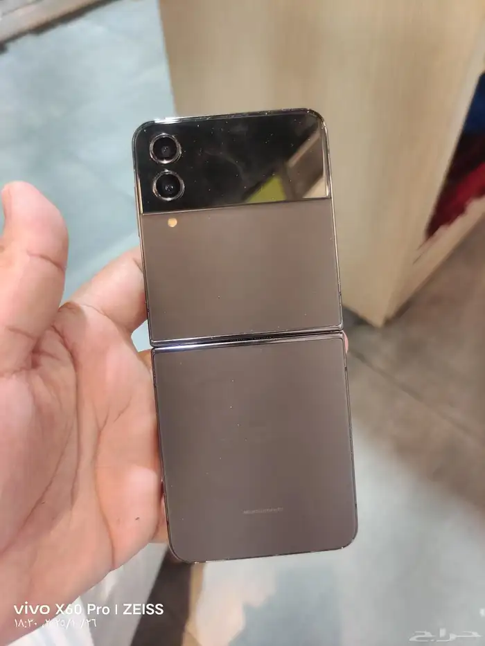 فليب 4 نظيف كرت ذاكره 256 جهاز مره جديد بكرتونه 1