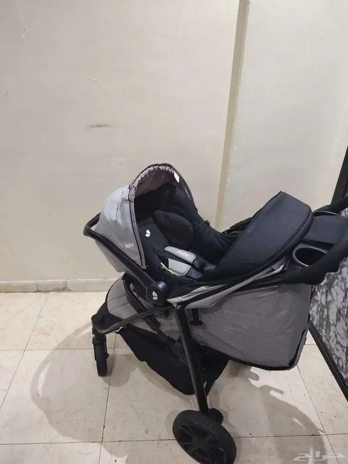 عربيه اطفال طقم من جوي لايتراكس حالته ممتازه جدا جدا 2