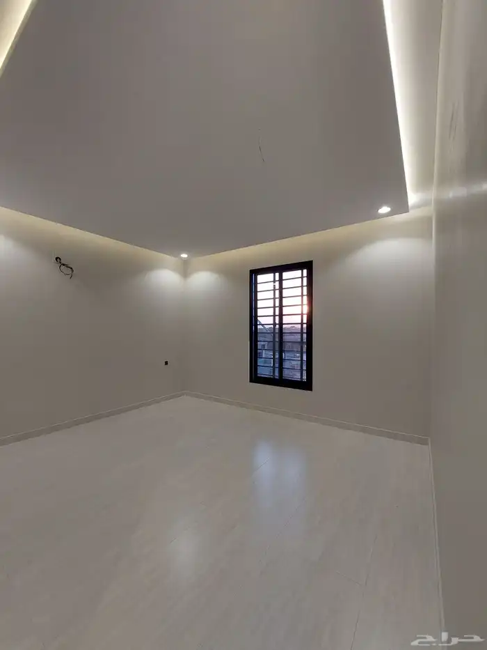 للبيع شقق علويةبدرج داخلى للسطح وشقق ارضية مستقلة حى المصيف 15