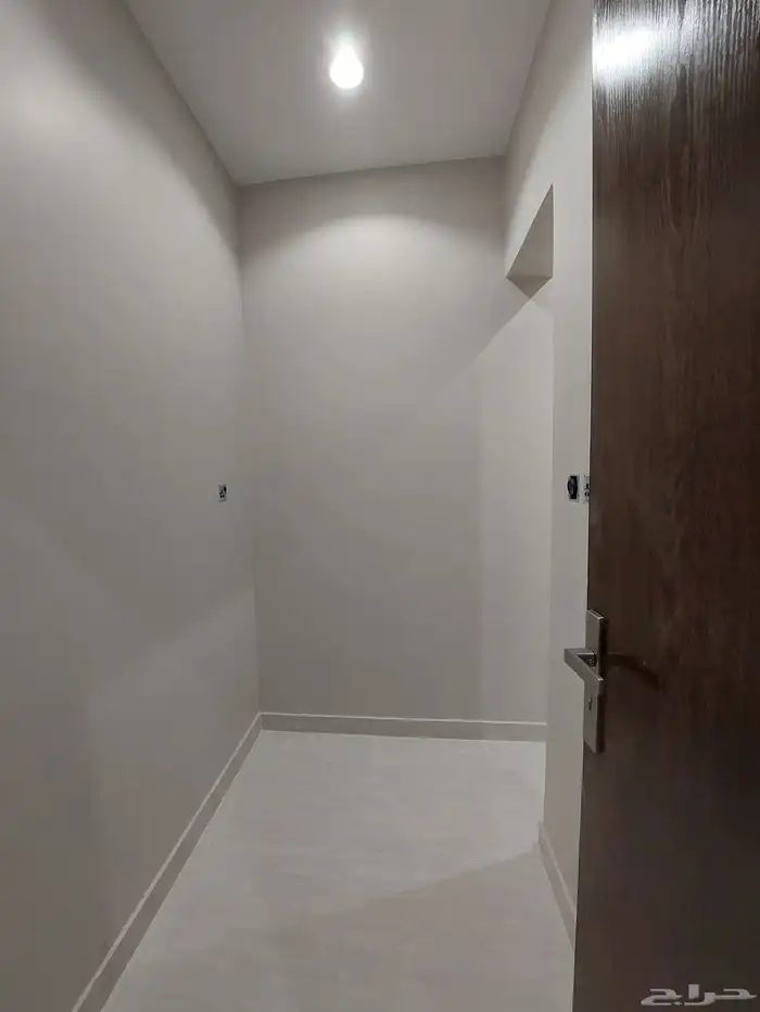 للبيع شقق علويةبدرج داخلى للسطح وشقق ارضية مستقلة حى المصيف 6