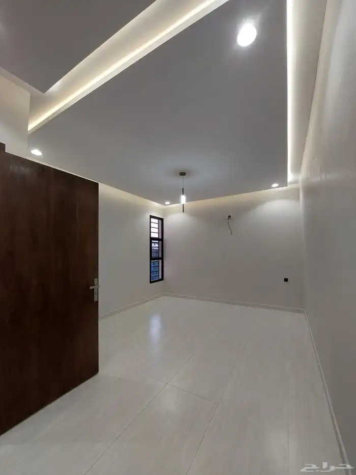 للبيع شقق علويةبدرج داخلى للسطح وشقق ارضية مستقلة حى المصيف 18