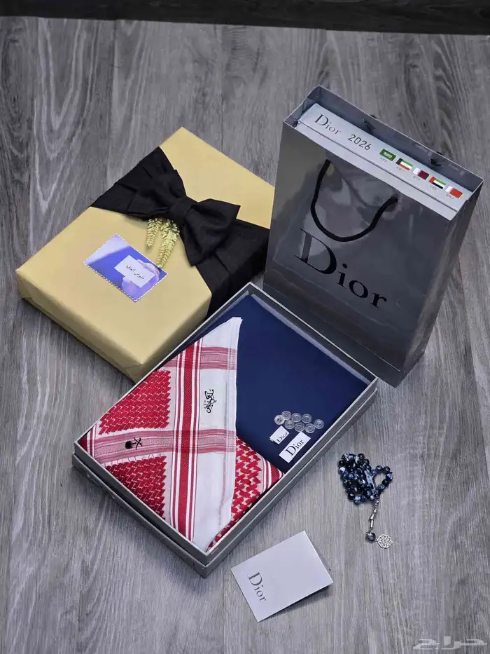 طقم ديور مع شماغ ملكي 2026 10