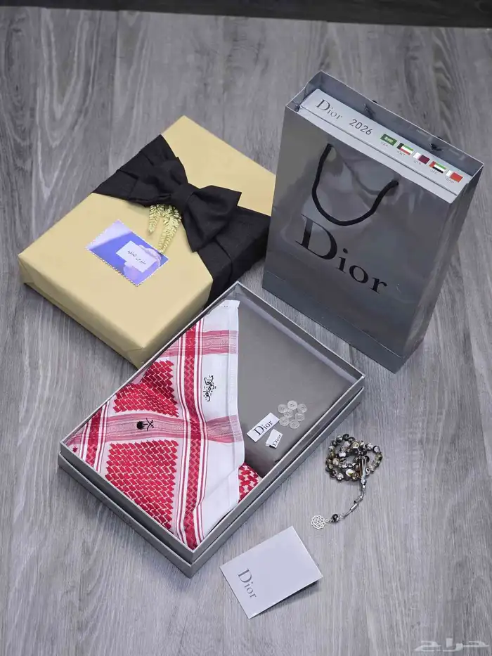 طقم ديور مع شماغ ملكي 2026 8