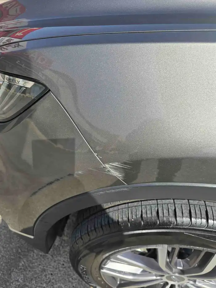 جيلي ازكارا 2023 شبه جديده 7