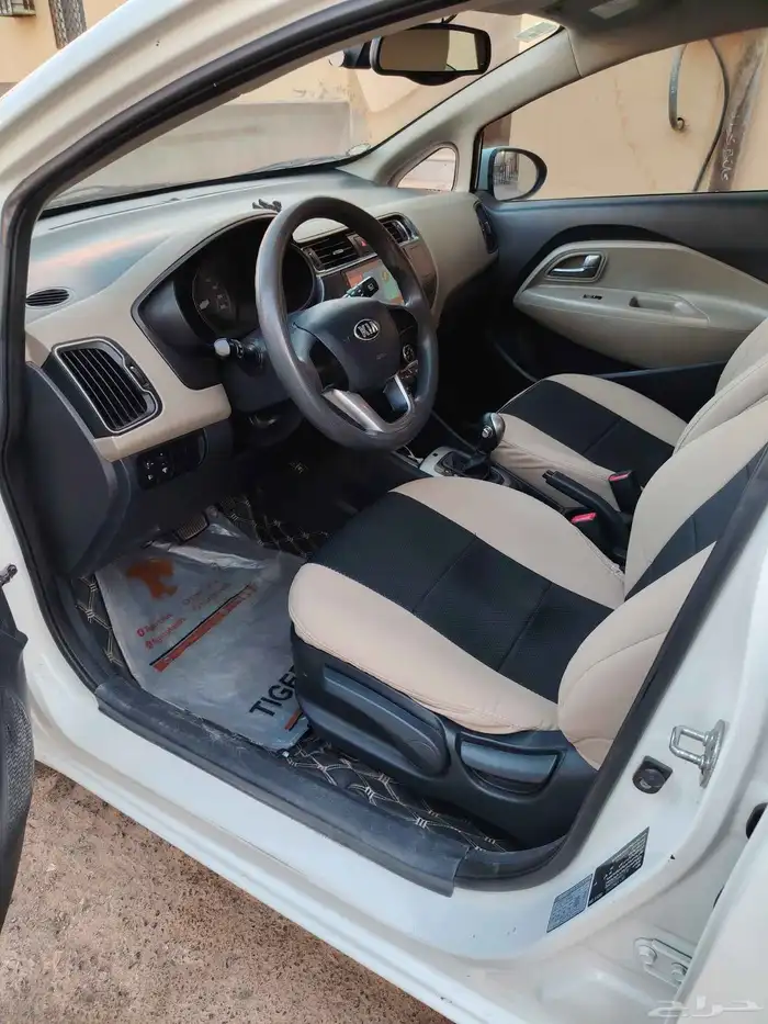 كيا ريو هاتش باك 1