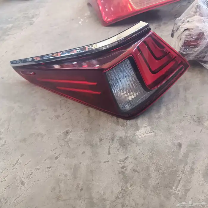 يوجد لدينا قطع غيار لكزز اي اس 350 اسطبات شنطه وركن اصلي 0