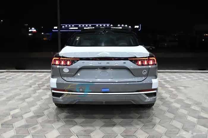 فورد تورس تيتانيوم 2026 4
