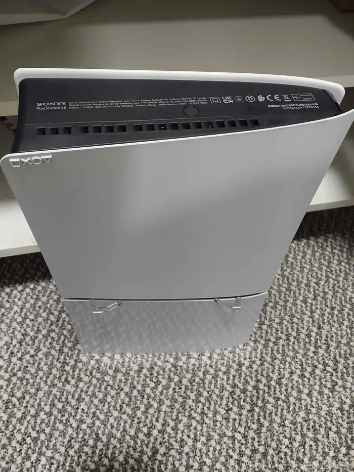 سوني فايف شبه جديد بكامل اغراضه للبيع 2