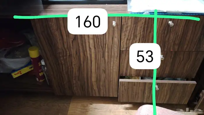 مكتب كبير بحالة ممتازة بدون اي كسر ويوجد معه خزنة مثبتة 6