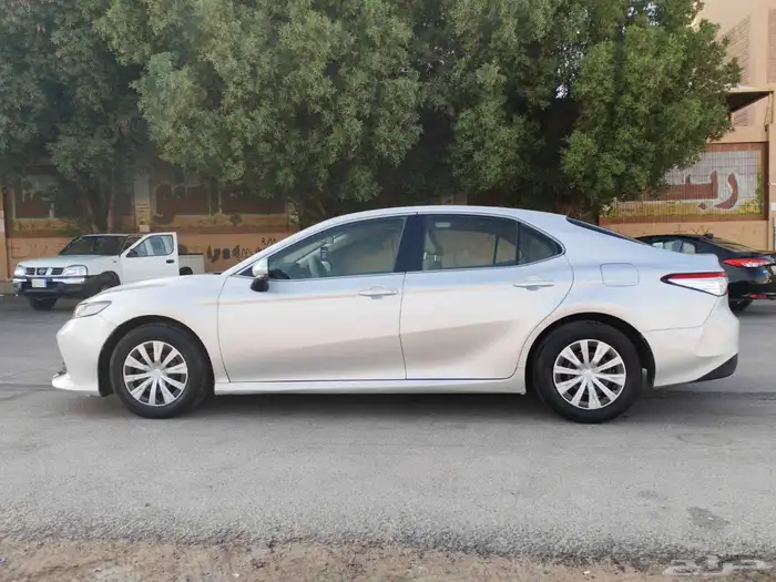 تويوتا كامري 2020 LE 2