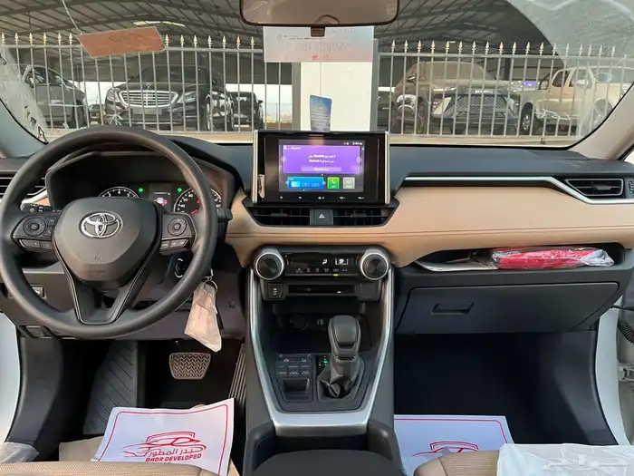 تويوتا Rav4 LE دبل 2025 4
