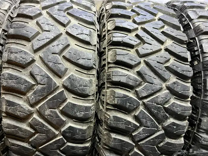 كفرات كومهو حجري كامل مقاس 285 70 17 9